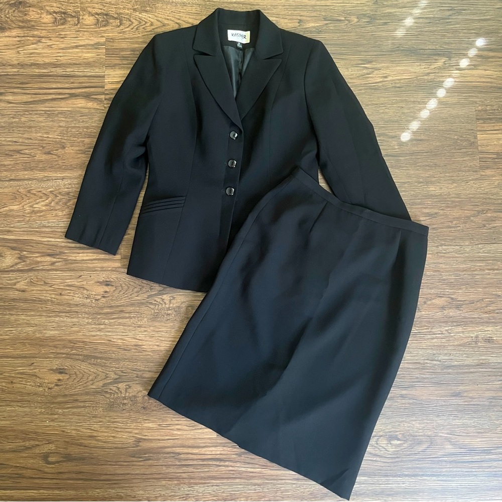 Kasper Black Two Piece Skirt Set 6P